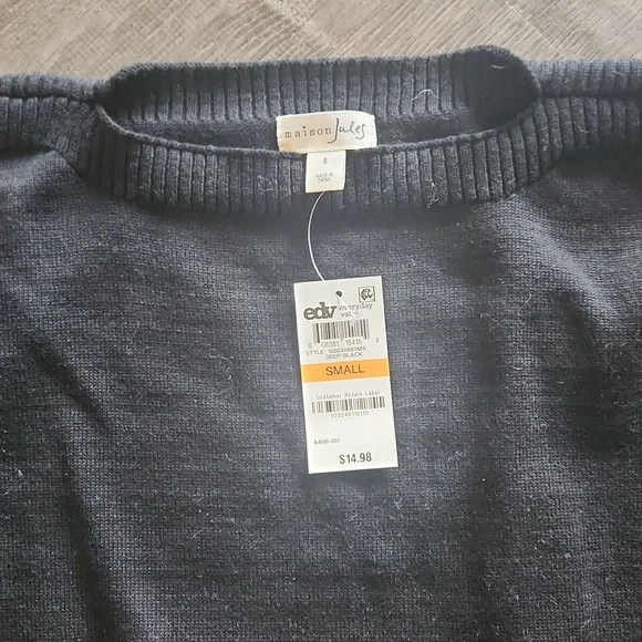 Sweater - Picture 2 of 6